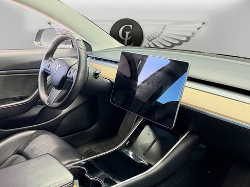 Used 2019 Tesla Model 3 Long Range image 16