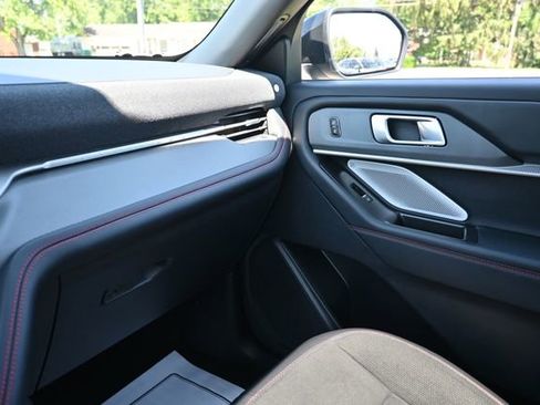 Used 2025 Ford Explorer ST AWD/4WD image 30