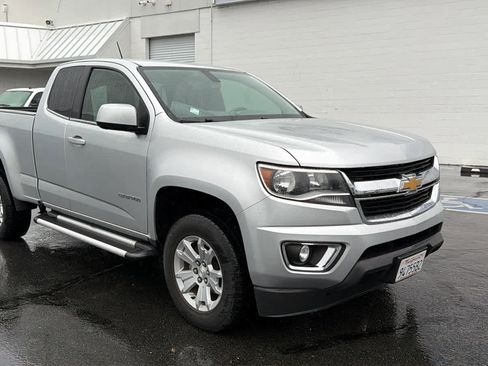 Used 2016 Chevrolet Colorado LT w/ LT Convenience Package image 3