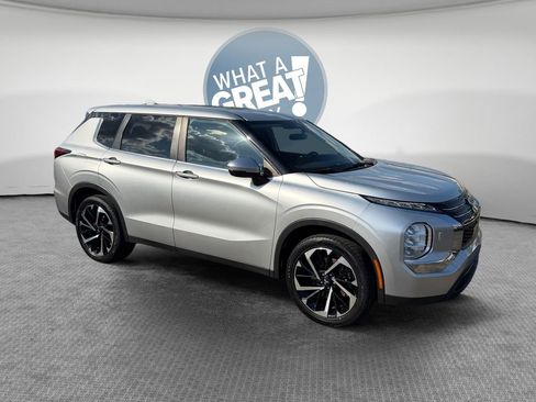 Used 2022 Mitsubishi Outlander ES AWD/4WD image 1