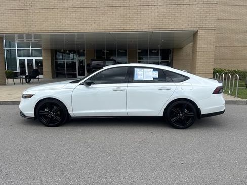 Used 2025 Honda Accord Sport image 1