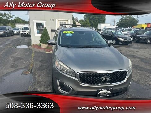 Used 2018 Kia Sorento EX image 1