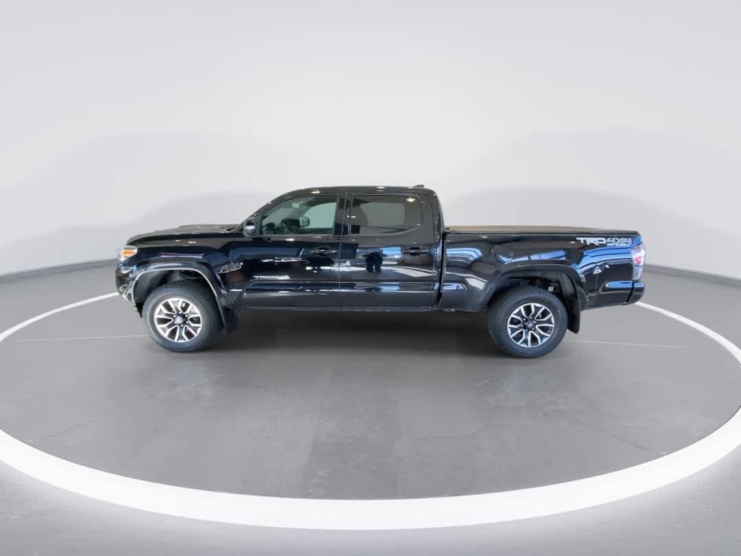 Used 2021 Toyota Tacoma SR5 AWD/4WD image 5