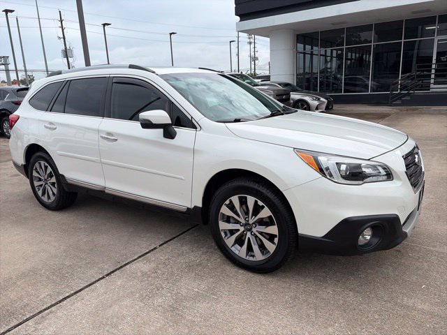 Used 2017 Subaru Outback 2.5i Touring AWD/4WD image 6