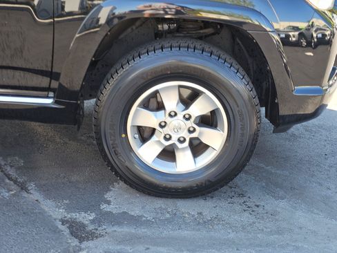 Used 2012 Toyota 4Runner SR5 w/ Convenience Pkg AWD/4WD image 9