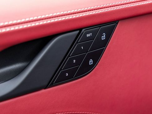 Certified 2024 Porsche 911 Targa 4 GTS AWD/4WD image 27