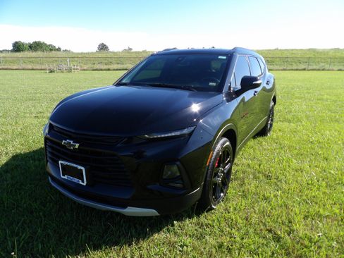 Used 2021 Chevrolet Blazer LT w/ Redline Edition FWD image 2