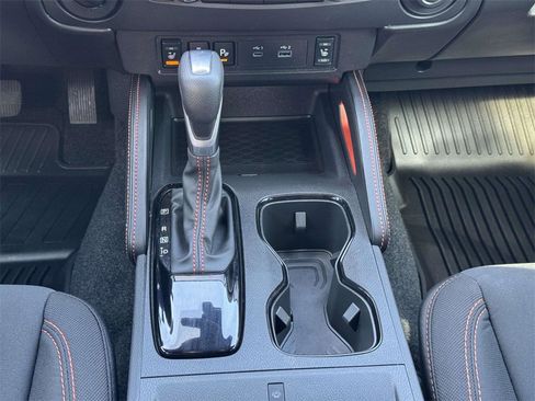 Used 2025 Nissan Frontier PRO-4X w/ Pro Convenience Package image 8