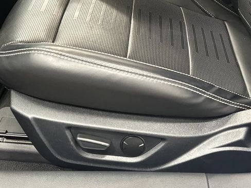 Used 2021 Ford Mustang Shelby GT500 w/ Technology Package RWD image 7