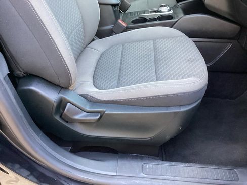 Used 2022 Ford Escape SE image 28