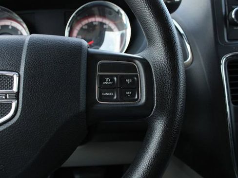 Used 2014 Dodge Grand Caravan SXT FWD image 12