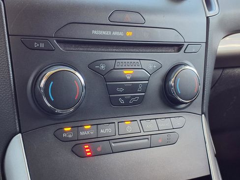 Used 2017 Ford Edge SEL image 13