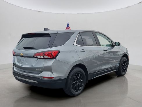Used 2023 Chevrolet Equinox LT image 3