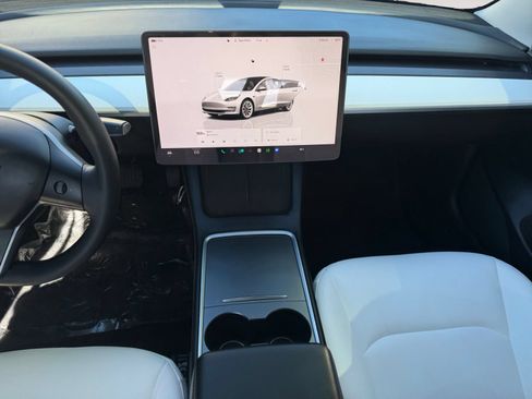 Used 2022 Tesla Model 3 Long Range AWD/4WD image 11