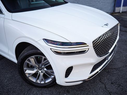 Used 2023 Genesis GV70 2.5T Select image 8