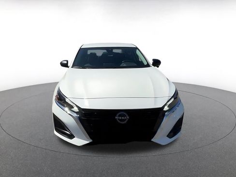 Used 2025 Nissan Altima 2.5 SV FWD image 4