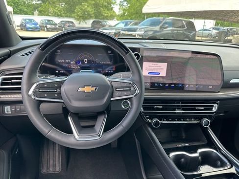 New 2025 Chevrolet Traverse High Country image 16