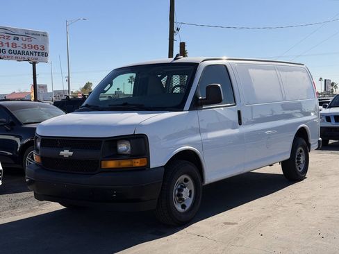 Used 2017 Chevrolet Express 2500 image 2