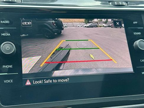 Used 2022 Volkswagen Tiguan SE R-Line image 24