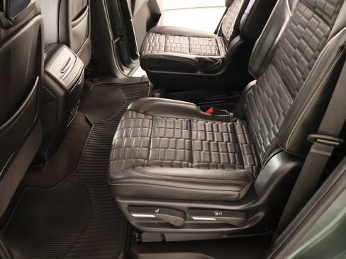 Used 2024 Cadillac Escalade Sport Platinum w/ LPO, ONYX Package AWD/4WD image 12