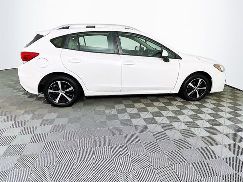 Used 2019 Subaru Impreza 2.0i Premium w/ Eyesight & BSD/Rcta & SRF image 10