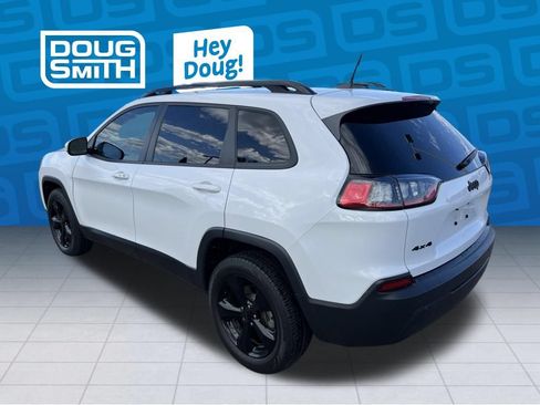 Used 2020 Jeep Cherokee Latitude Plus AWD/4WD image 3