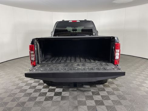 Used 2022 Ford F250 XLT w/ Black Appearance Package image 8