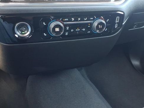 Used 2024 Chevrolet Silverado 1500 LT image 16