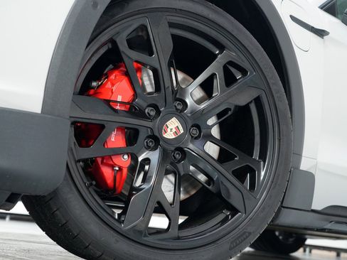 Used 2025 Porsche Taycan 4S w/ Premium Package image 65