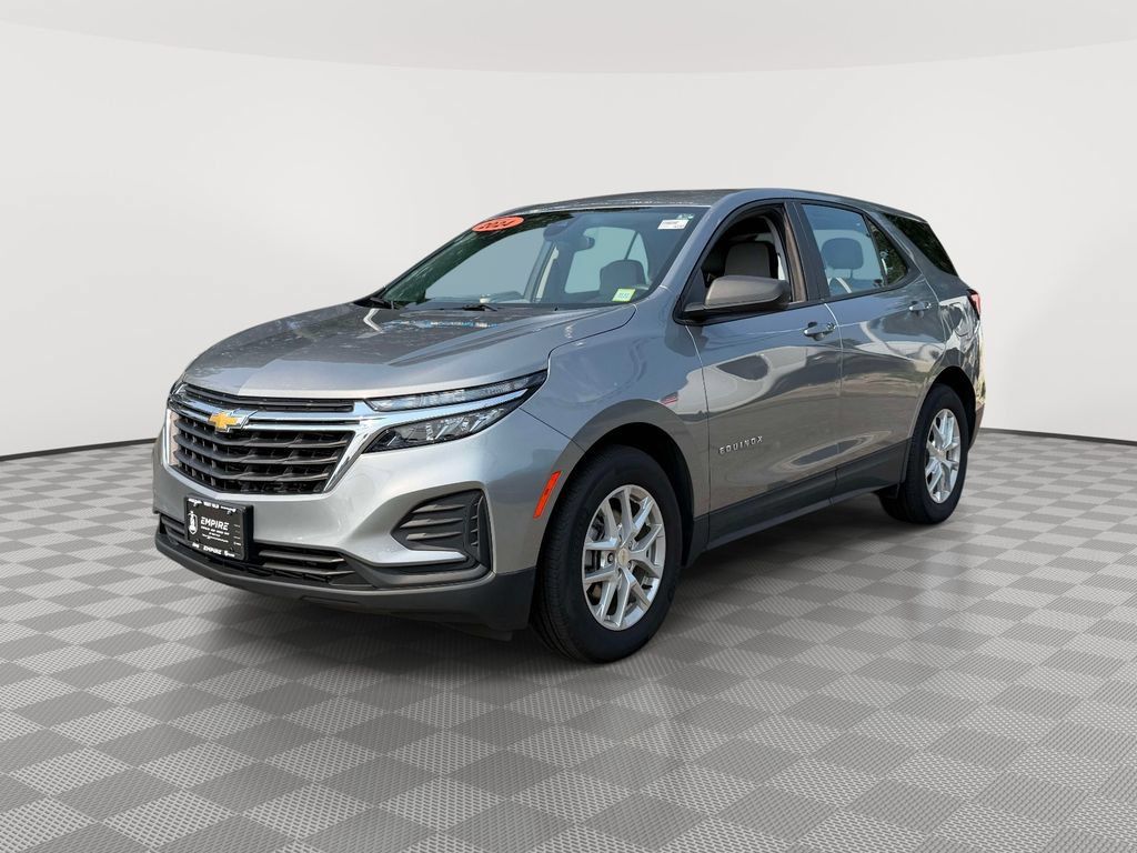 Used 2024 Chevrolet Equinox LS FWD image 3