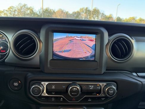 Used 2023 Jeep Wrangler Sport image 19