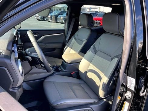 Certified 2026 Chevrolet Colorado ZR2 w/ Technology Package image 19