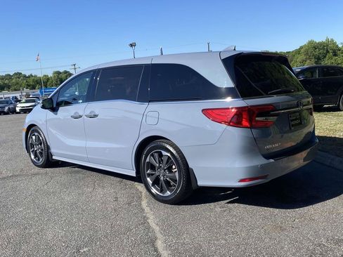 Certified 2023 Honda Odyssey Elite image 3