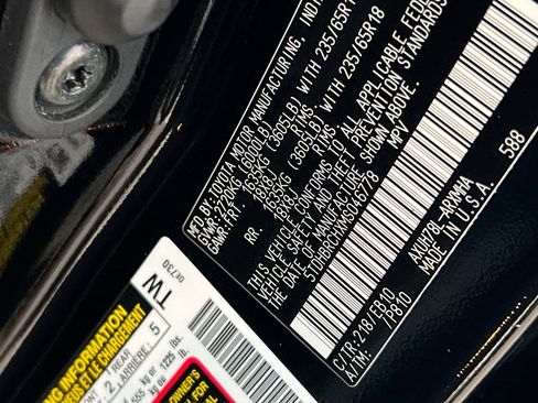 Used 2021 Toyota Highlander XLE AWD/4WD image 31