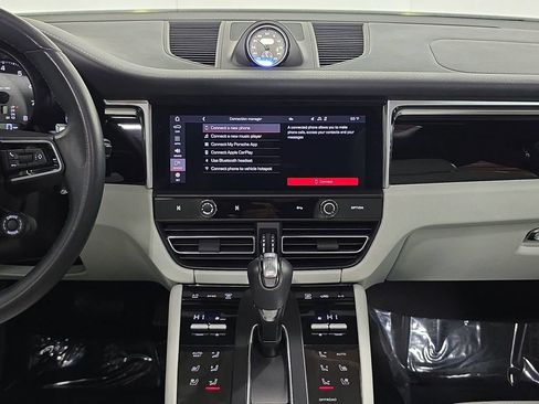 Certified 2023 Porsche Macan S AWD/4WD image 16
