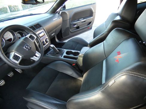 Used 2014 Dodge Challenger R/T image 21