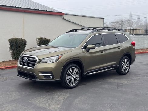 Used 2022 Subaru Ascent Limited w/ Technology Package AWD/4WD image 2