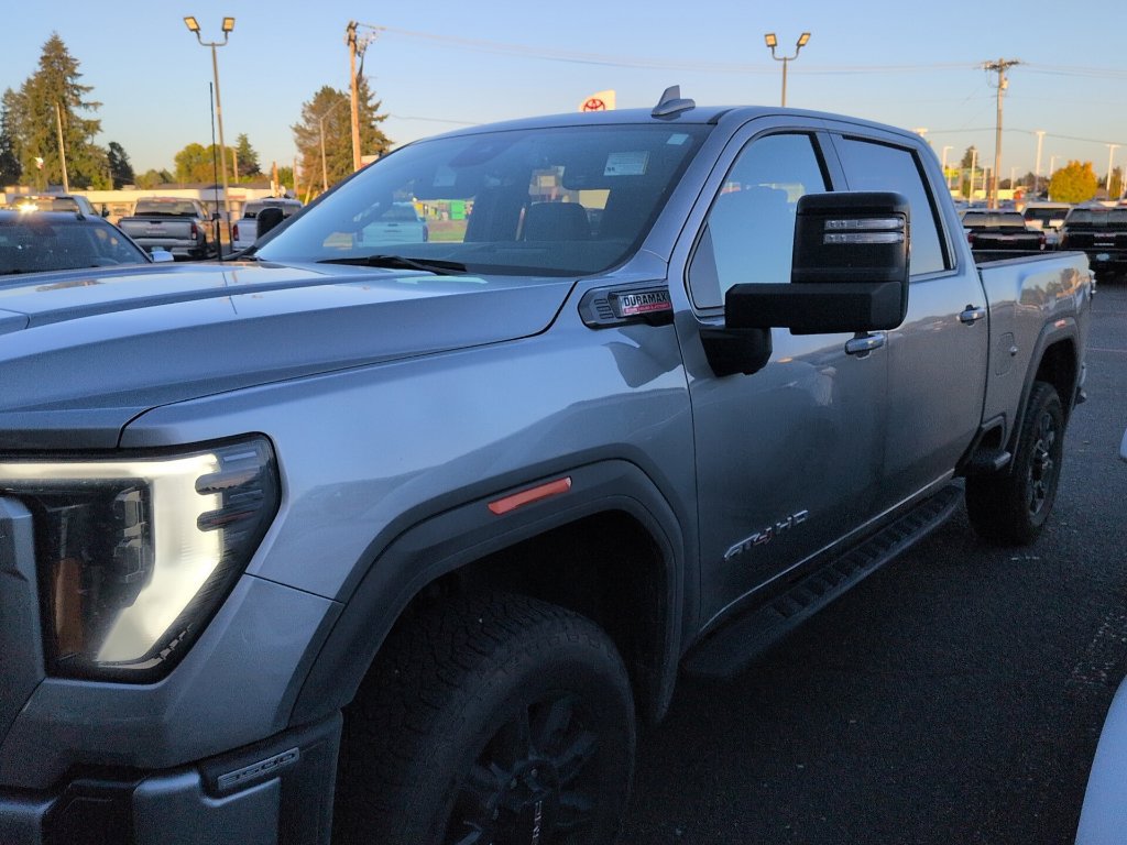 Used 2025 GMC Sierra 3500 AT4 w/ AT4 Premium Plus Package AWD/4WD image 8