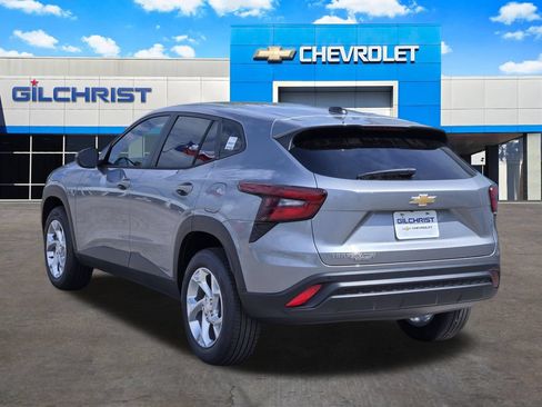 New 2026 Chevrolet Trax LS w/ LS Convenience Package FWD image 6
