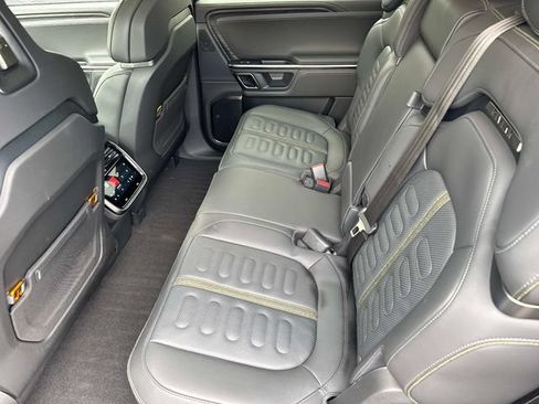 Used 2023 Rivian R1S Adventure AWD/4WD image 14