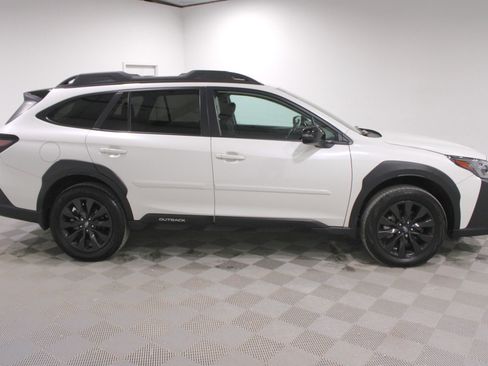 Used 2025 Subaru Outback Onyx Edition image 26