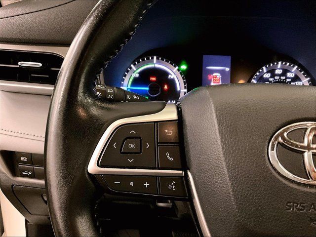Used 2022 Toyota Highlander LE AWD/4WD image 17