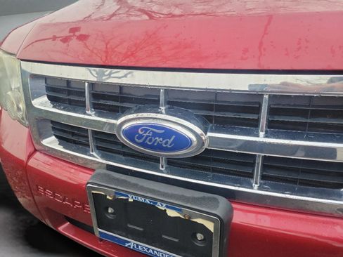 Used 2011 Ford Escape XLT w/ 202A Rapid Spec Order Code image 5