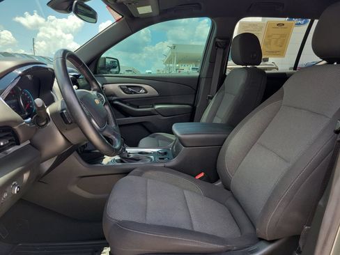Used 2023 Chevrolet Traverse LT FWD image 16