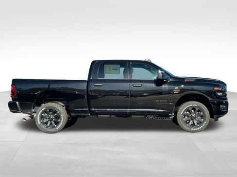 New 2026 RAM 2500 Big Horn AWD/4WD image 8