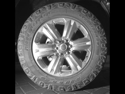 Used 2018 Ford F150 King Ranch w/ Equipment Group 601A Luxury AWD/4WD image 10
