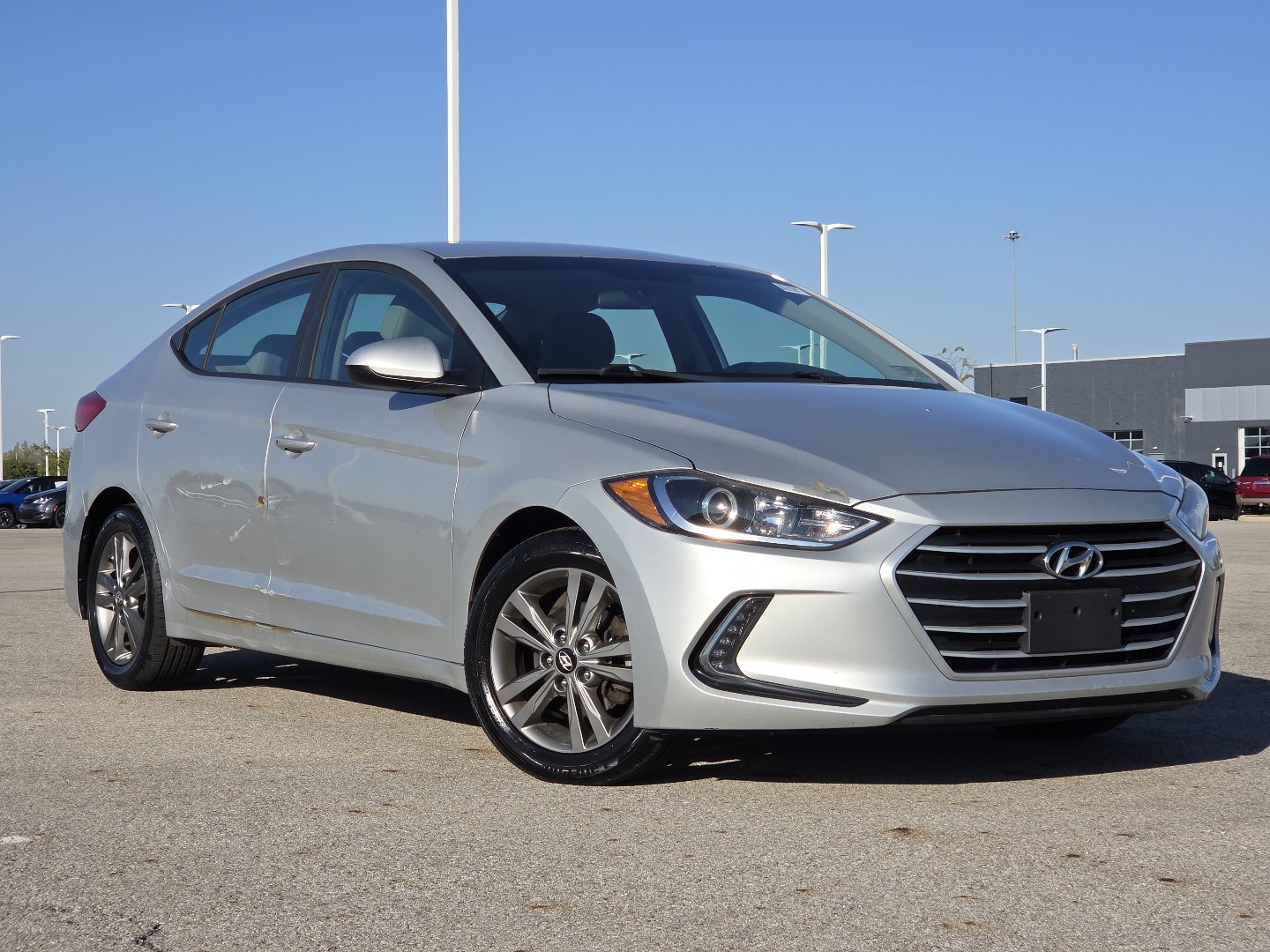 Used 2017 Hyundai Elantra SE w/ SE A/T Tech Package 03 FWD image 2