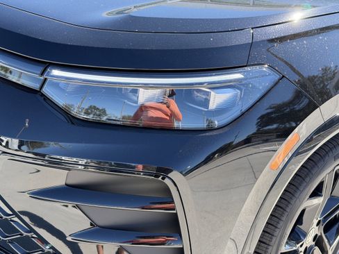 New 2026 Volkswagen Tiguan SE R-Line image 8