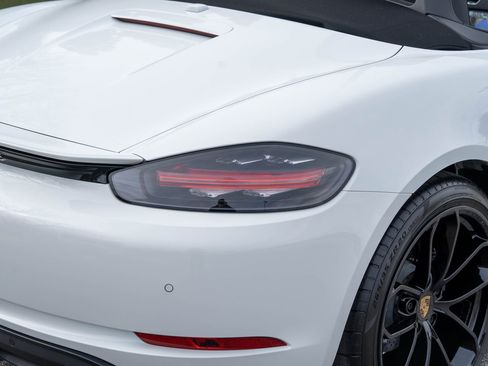 Certified 2024 Porsche 718 Boxster image 15