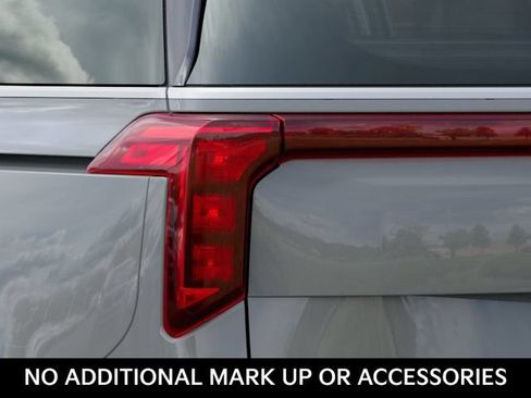 New 2026 Kia Carnival EX FWD image 11